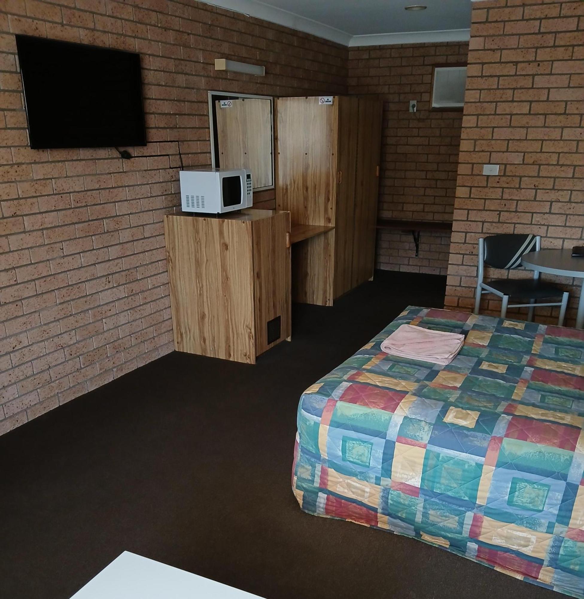 Aaron Inn Motel Narrabri Buitenkant foto
