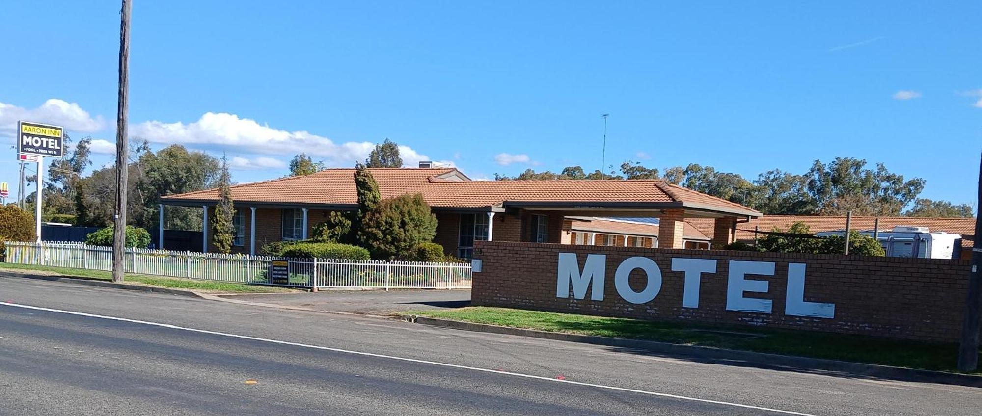 Aaron Inn Motel Narrabri Buitenkant foto