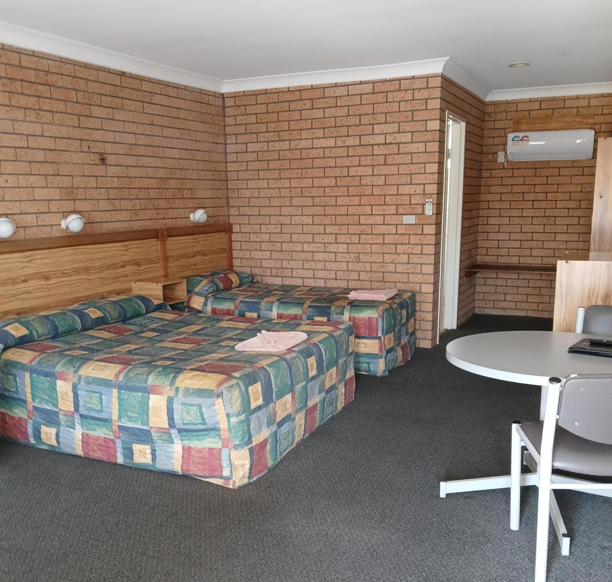 Aaron Inn Motel Narrabri Buitenkant foto