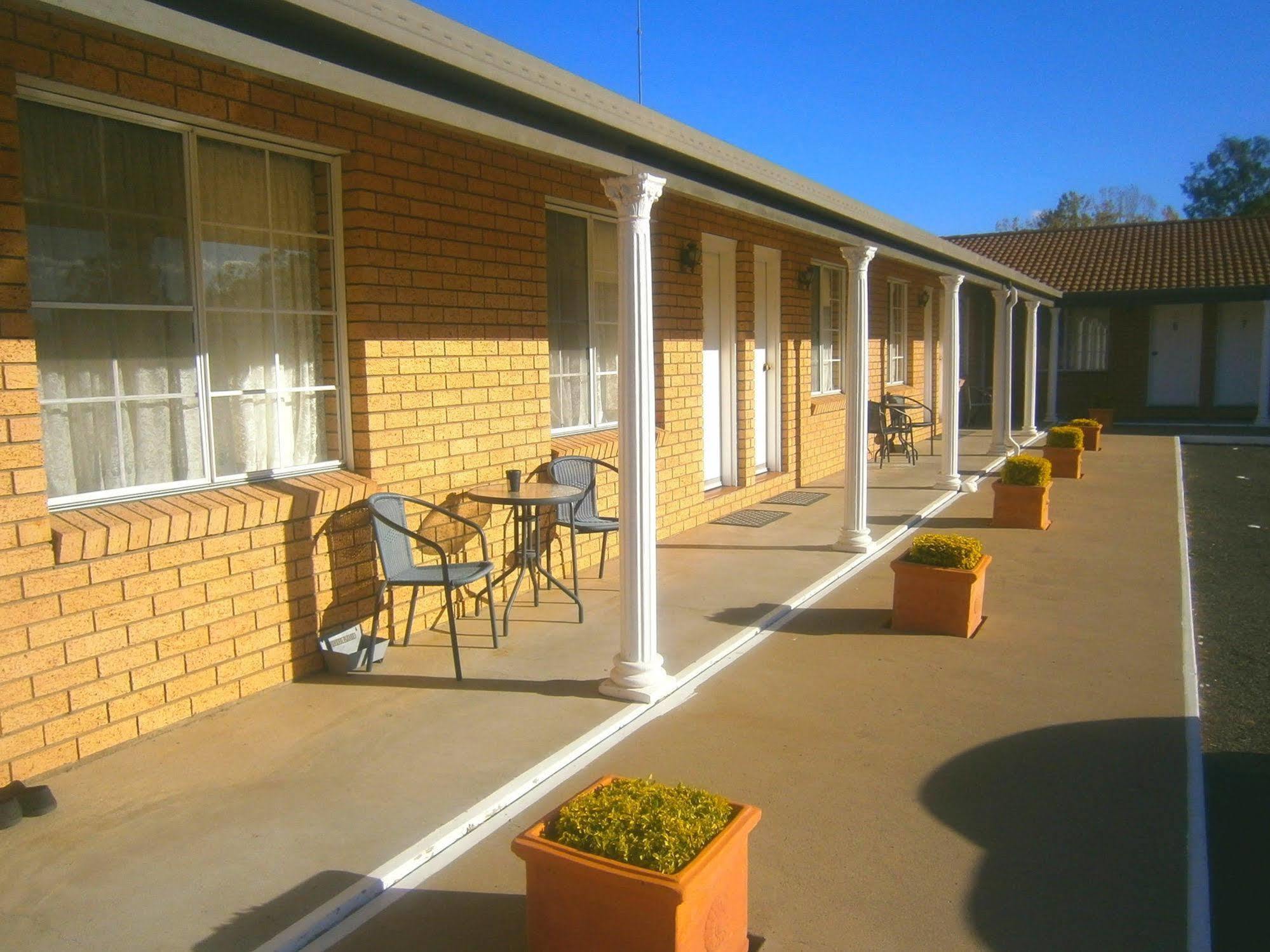 Aaron Inn Motel Narrabri Buitenkant foto