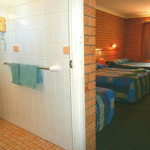 Aaron Inn Motel Narrabri Buitenkant foto
